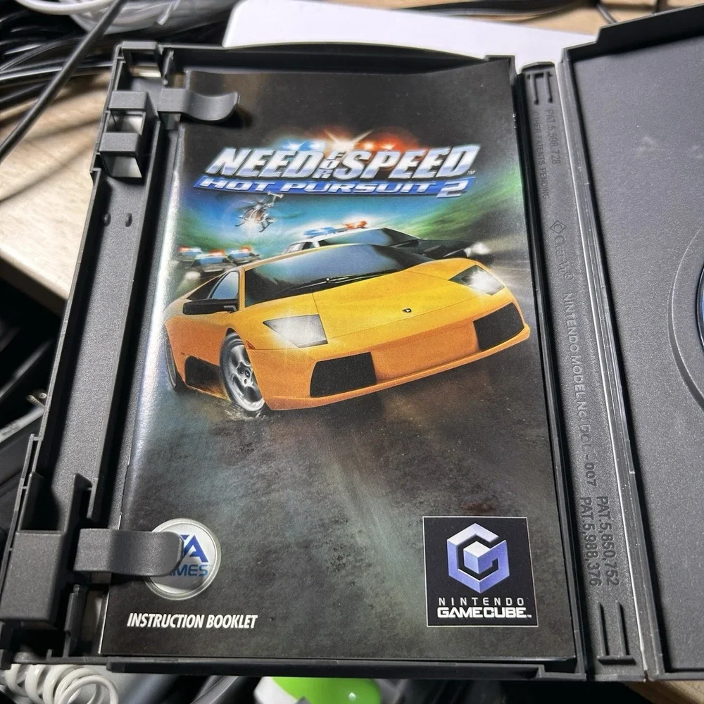 Need for Speed: Hot Pursuit 2 (Nintendo GameCube, 2002) Complete Case Manual